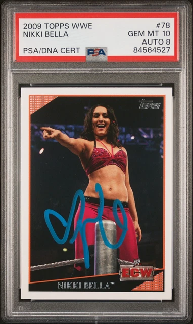 NIKKI BELLA 2009 TOPPS WWE SIGNIERTE ROOKIE-KARTE - PSA 10 EDELSTEINE NEUWERTIG mit PSA 8 AUTO