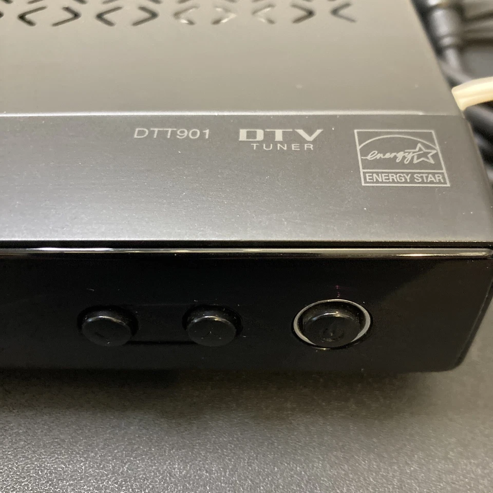 Zenith Model DTT901 Digital TV Tuner Converter Box w/ Coaxial Cable **NO REMOTE* - Image 3 of 4