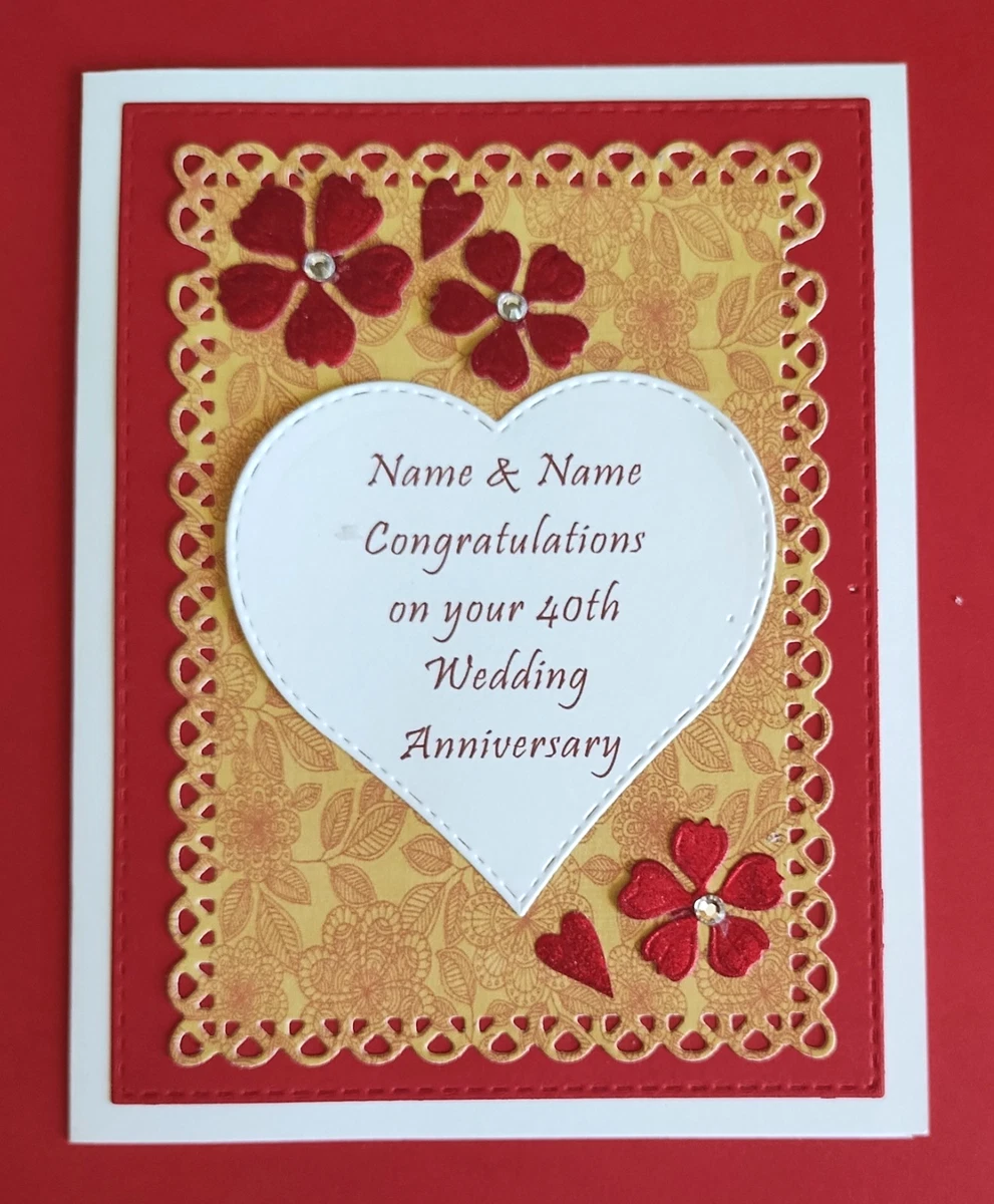 Padre E Hijo Tomando Té Juntos Durante La Celebración Del Cumpleaños De Mediana Edad Vertiendo Desde Una Tetera Acero 367600043