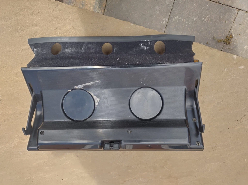 Guantera Mercedes Benz 190e Foto 4 de 4