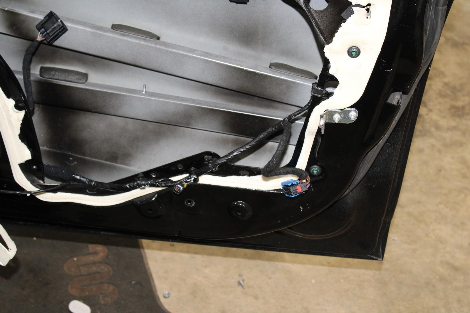 Maserati Ghibli 2014-2019 Front Right Door framework Black