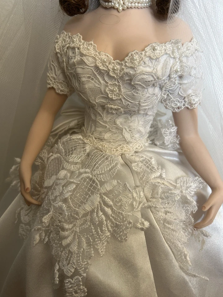 Muñeca Novia Porcelana “Junio” por Patricia Rose 1999 Espalda Poco agrietada Foto 3 de 4