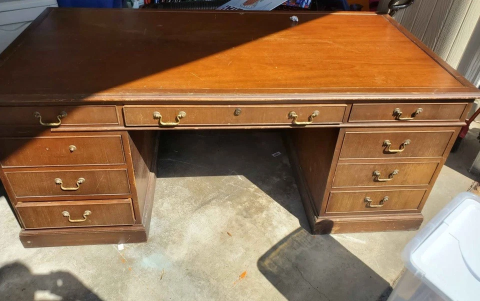 Escritorio Kittinger Williamsburg Partners Foto 4 de 4