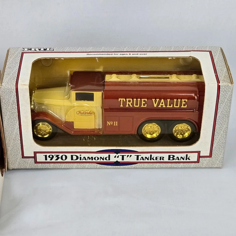 ERTL 1930 Diamond "T" Tanker Bank & Kenworth Wrecker Bank Die Cast Metal (2) Foto 2 de 4