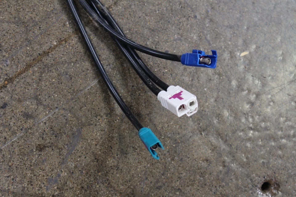 Ferrari 296 GTB, Dashboard Antenna Cable, Used, P/N 951192 - Image 4 of 4