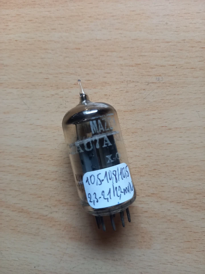 Mazda 12AU7A ECC82 TUBE LAMPE TSF 10,5-10,8/10,5ma 2,3-2,1/2,2ma (U61B) - Photo 1/1