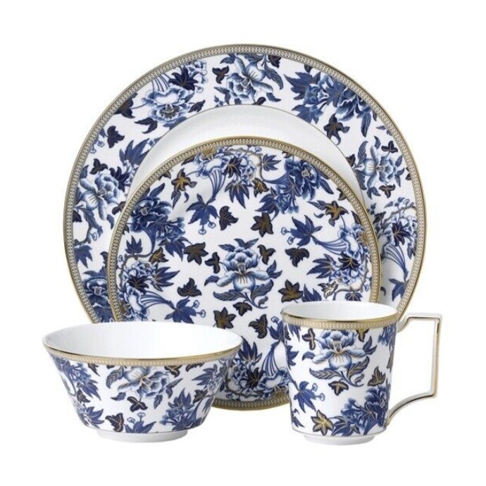 Wedgwood Hibiscus Two 4 Piece Place Setting