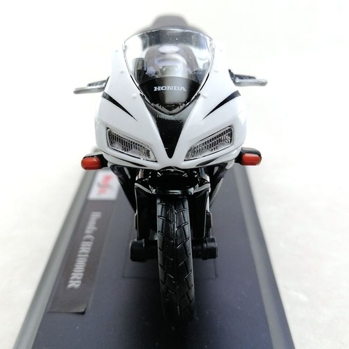 Honda CBR-1000 RR Motorcycle Die-cast Model Maisto 1:18 Scale Toy Collection #1 - Picture 7 of 12