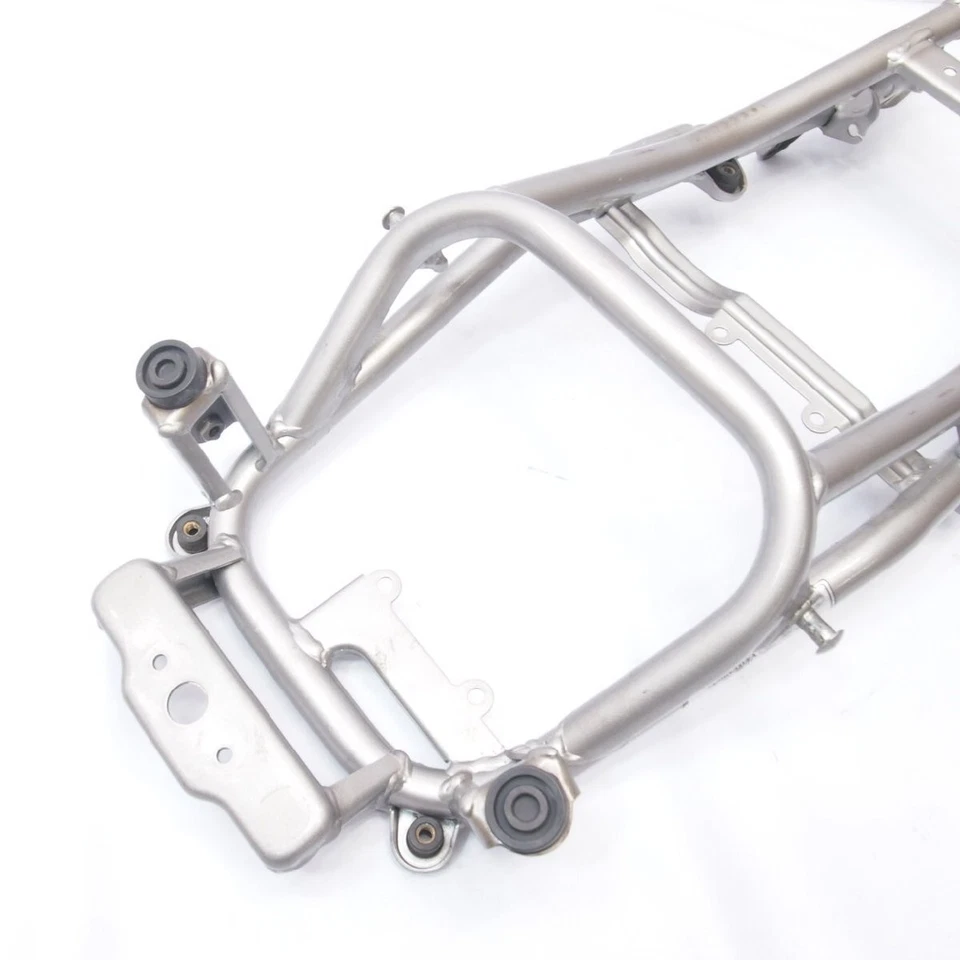 Subchasis trasero genuino Ducati 998 Biposto riel de asiento 47010321A tándem sin grietas Foto 2 de 4