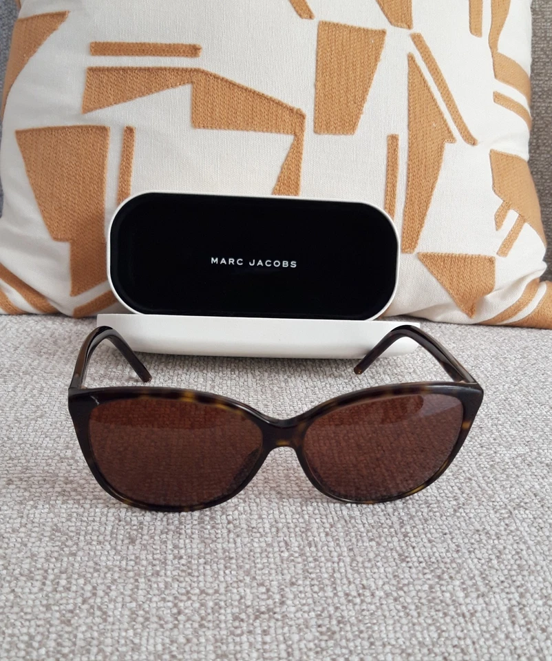 Lunette solaire MARC JACOBS - Photo 1/2
