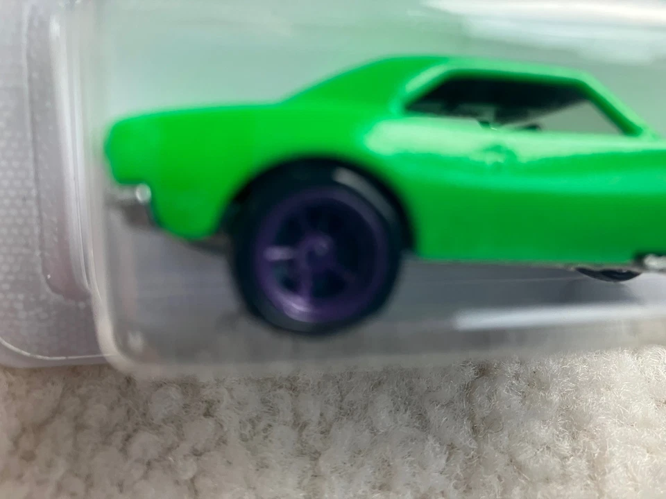 Camaro Hot Wheels Custom 1995 Treasure Hunt 67 1/1 verde lima como 95 TH VW Bug Foto 3 de 4