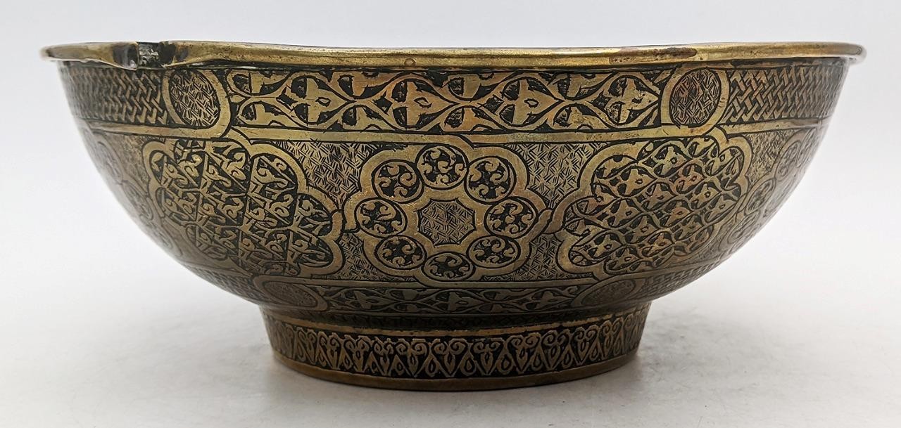 FINE CAIROWARE ISLAMIC MAMLUK REVIVAL BRASS BOWL 19TH CENTURY