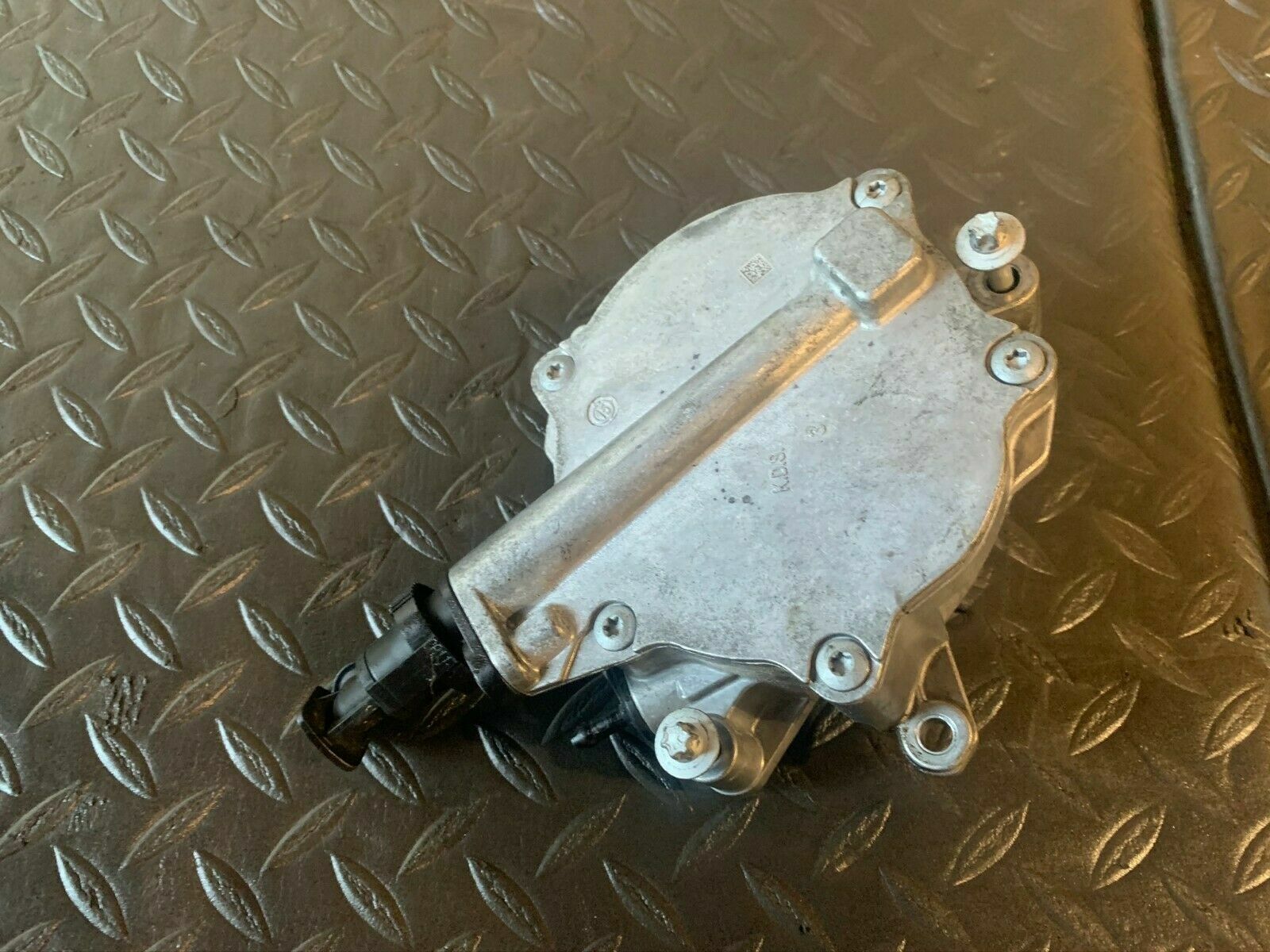 BMW F10 550I M SPORT 20092016 OEM N63 ENGINE BRAKE VACUUM PUMP