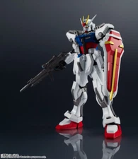 GUNDAM figure GUNDAM UNIVERSE GAT-X105 STRIKE GUNDAM BANDAI