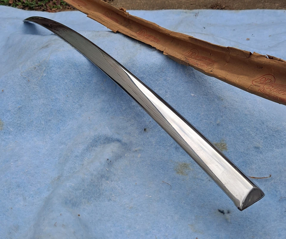 1946-1948 Plymouth P15 Special Deluxe 4D NOS MoPar moldura de painel quarto esquerdo - Imagem 3 de 4