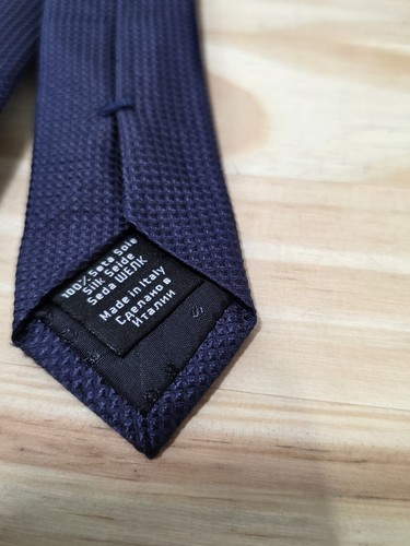 Corbata para hombre Hugo Boss 100 % seda azul marino W:2,8" L: 60" - Imagen 4 de 7