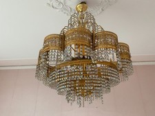 lampadario vintage in ottone dorato con pendenti in cristallo anni 60/70