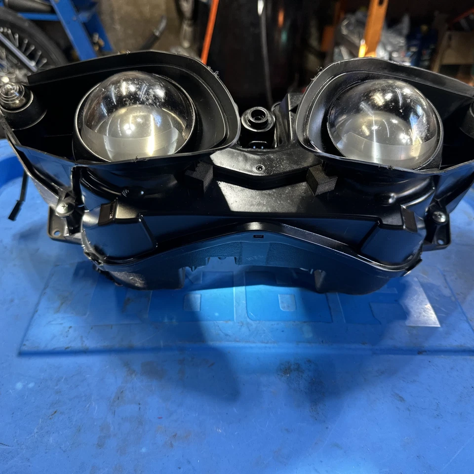 2009-2014 Yamaha YZF-R1 Headlight Assembly OEM 14B-84303-02-00 R1 09-14 - Image 4 of 4