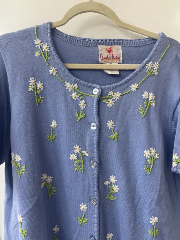 Quacker Factory Blue Daisy Embroidered Short Sleeve Sweater SZ L - Image 2 of 4