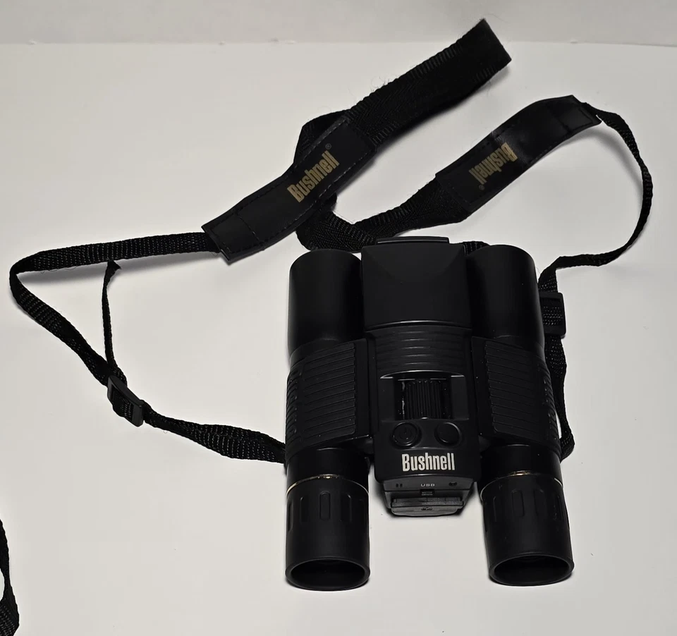 Bushnell Instant Replay Binoculars 8 x 30 Imageview 3.1 MP LCD Digital Camera - Image 2 of 4