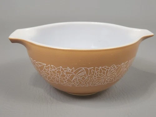 Pyrex Woodland Cinderella Mixing Bowl #441 Tan/White Flowers 750 ml 1 1/2 pint