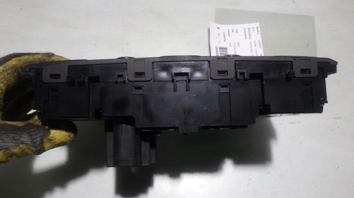04 VOLVO XC90 CLIMATE Controller - Picture 3 of 5