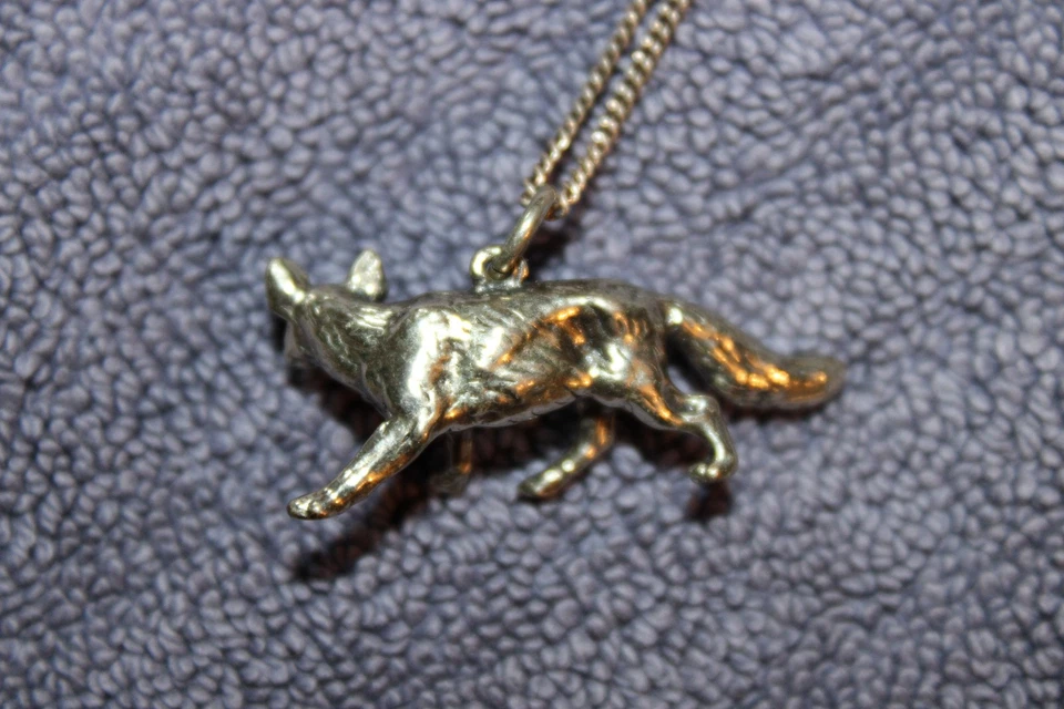 Kette silberfarben mit Anhänger FUCHS in silber - Bild 4 von 4