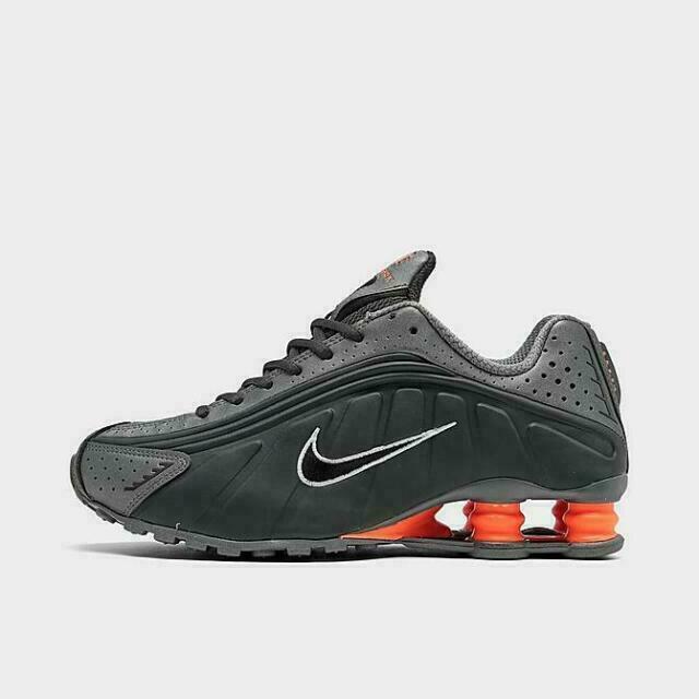 black nike shox r4