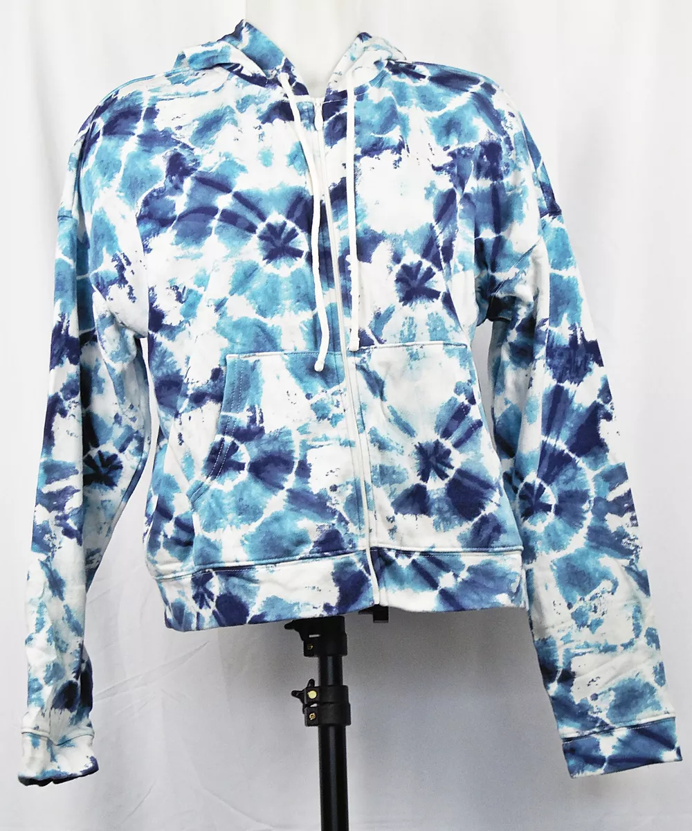 Navy blue top and white sweatshirt