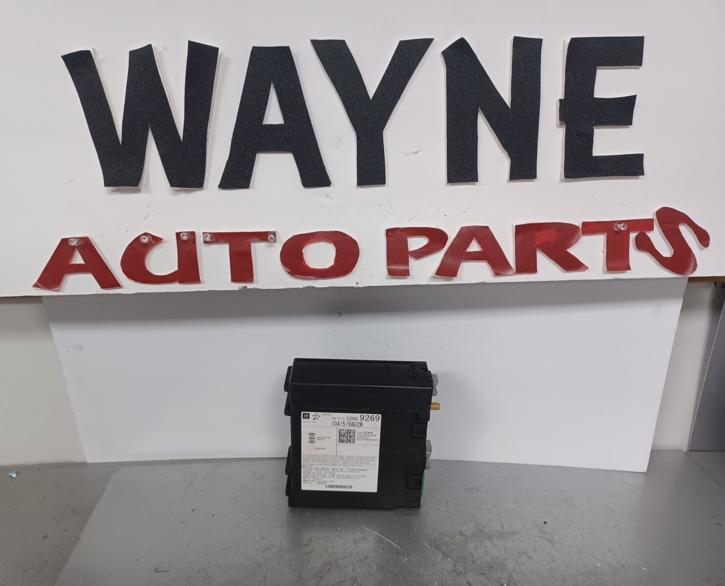 2013-2014 CADILLAC XTS OEM AM FM SATTELITE RADIO RECEIVER MODULE  