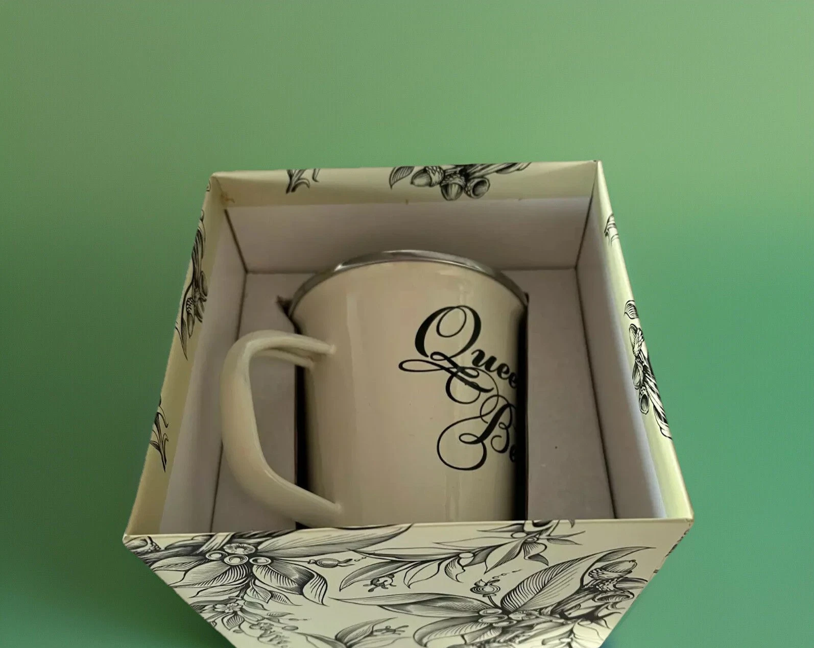 Golden Rabbit Queen Bee Mug - Thumbnail 3