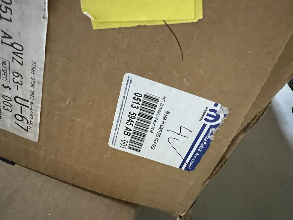 Genuine Mopar Lift-Gate Assembly 5135946AB , Fits 2004-2007 Caravan , Town Count - Imagem 2 de 4