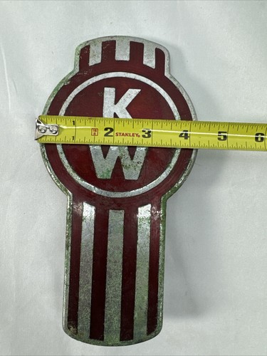 GENUINE KENWORTH "BUG" Emblem red enamel silver background 8 1/2” X 4 1/4” 3/2 - Foto 4 di 5