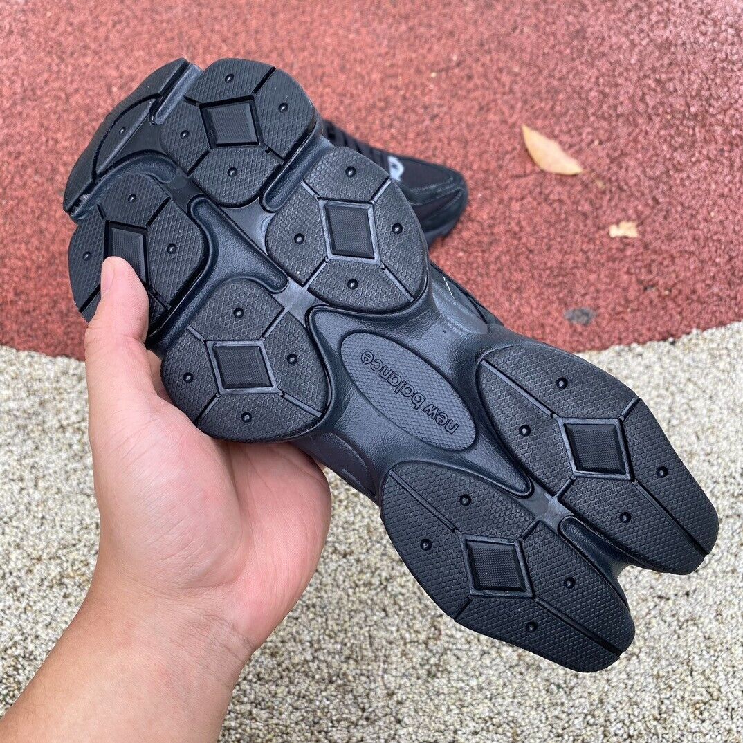 New Balance 9060 Triple Black Suede U9060BPM Men's top New Balance 9060 Triple Black Suede U9060BPM Men's top