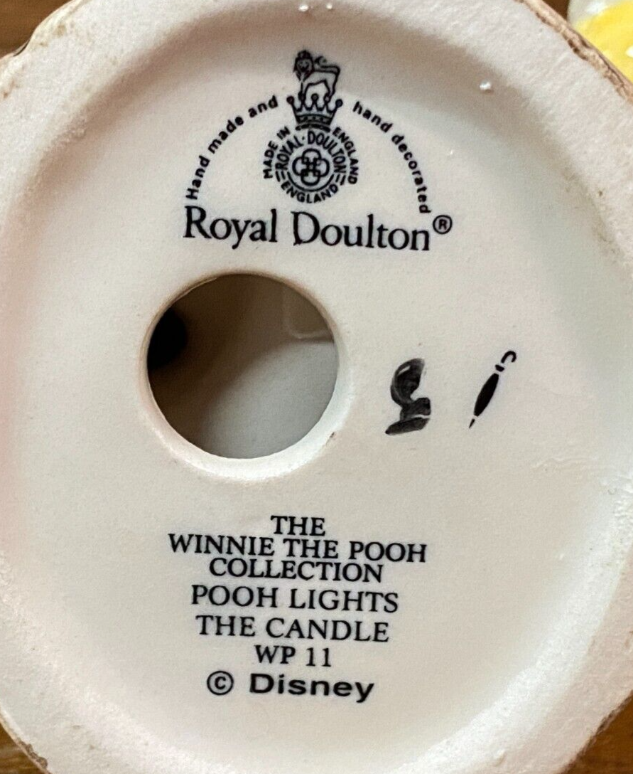 Royal Doulton Winnie The Pooh Collection Pooh Lights The Candle 