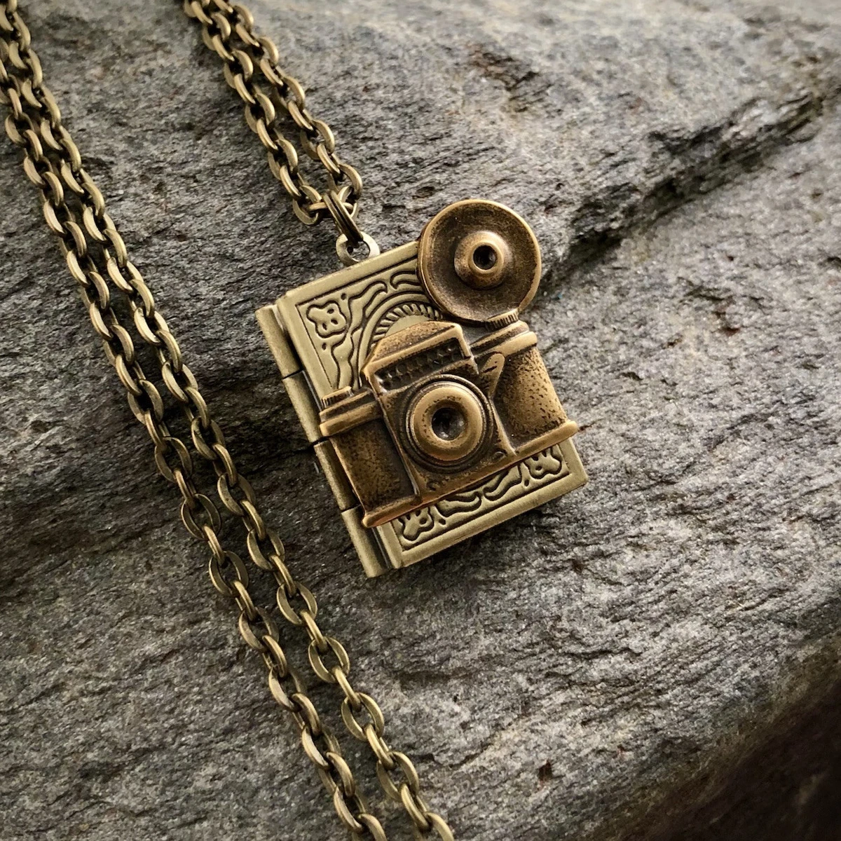 Camera locket 2024