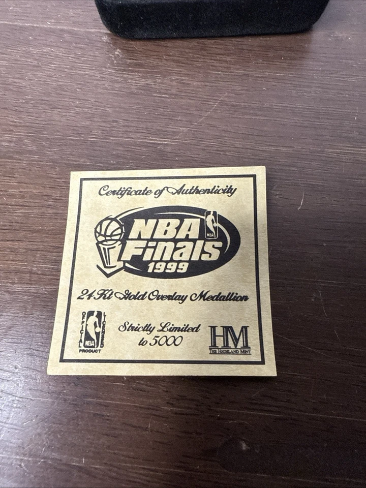 Moneda de las Finales de la NBA 1999 chapada en oro Knicks And Spurs Highland como nueva en estuche certificado de autenticidad Foto 3 de 4