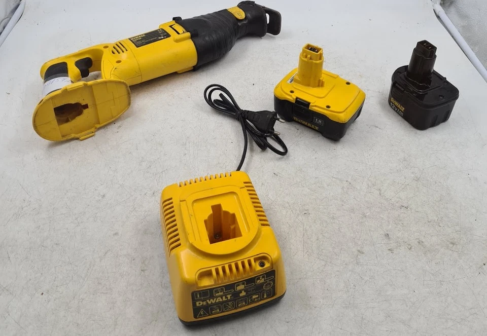 Lot of 4 Dewalt Cordless Power Tools - Used, Working, Has Scratches and Marks - Image 3 of 4