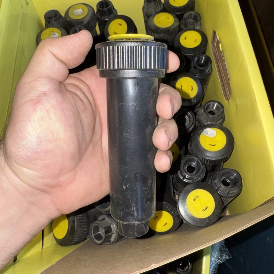 Lote de 44 cuerpos de rociadores emergentes NELSON 4" nuevos stock antiguo Foto 2 de 4