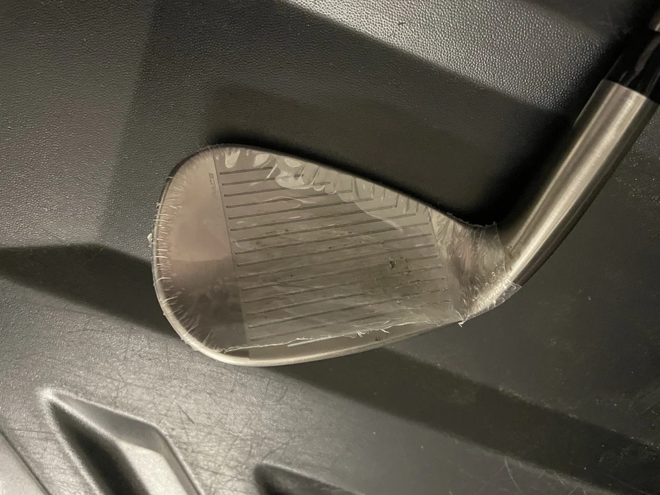 Mint  Cobra Golf DS-Adapt Single Iron / Wedge UST Mamiya Recoil ESX Stiff Flex - Image 4 of 4