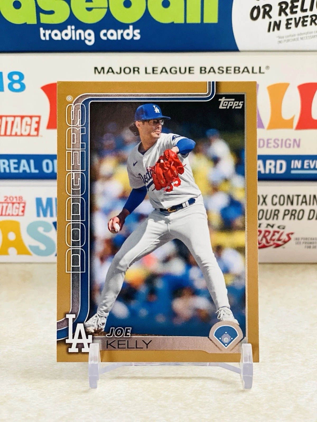 2025 Topps Series 2 Baseball Los Angeles Dodgers Joe Kelly Gold/2025 🔥