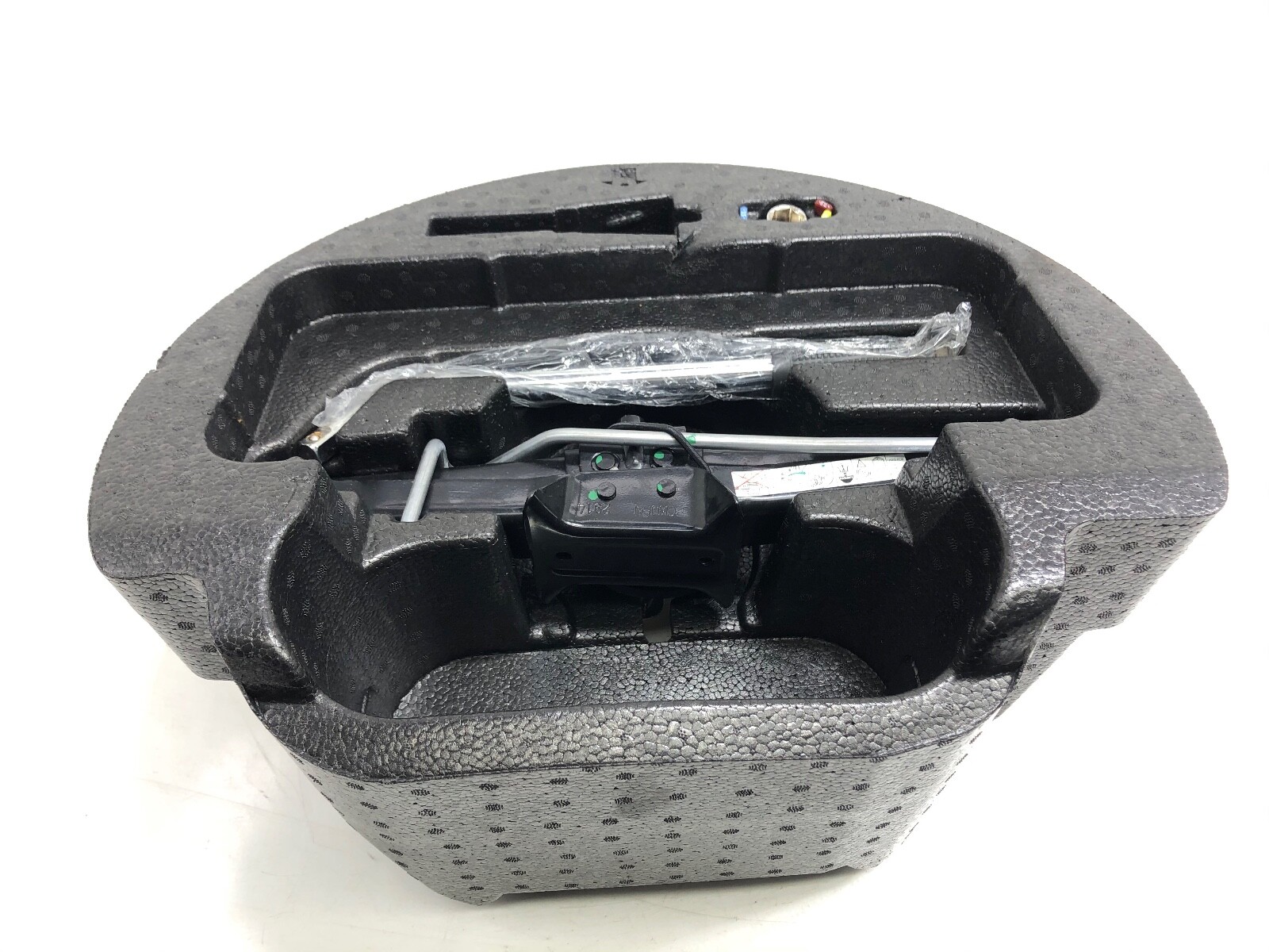 2014-2019 MASERATI GHIBLI S Q4 SPARE TIRE TOOL KIT SET OEM.