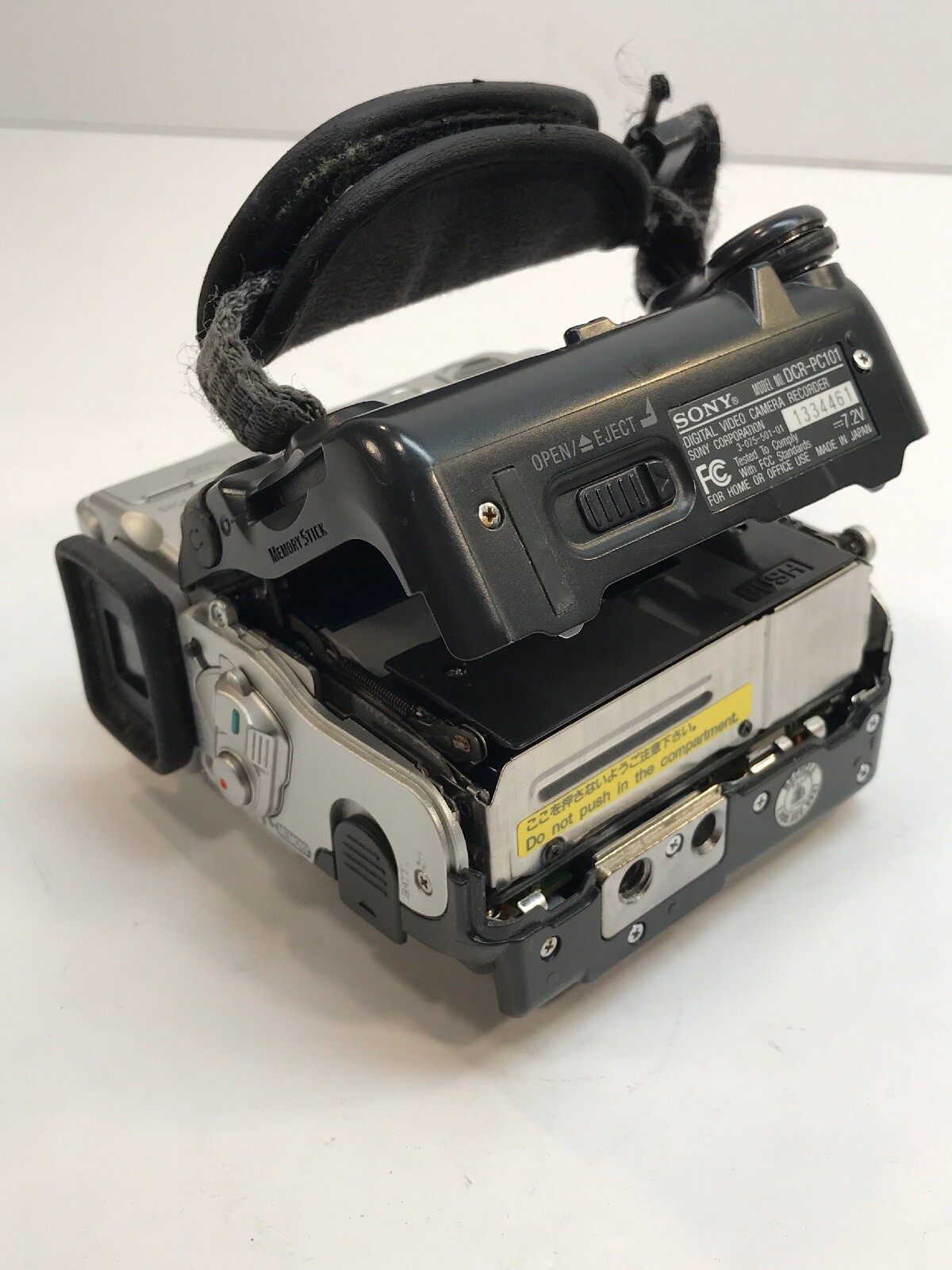 Купить Sony DCRPC101 MiniDv Mini Dv Stereo Camcorder w/ на Аукцион из