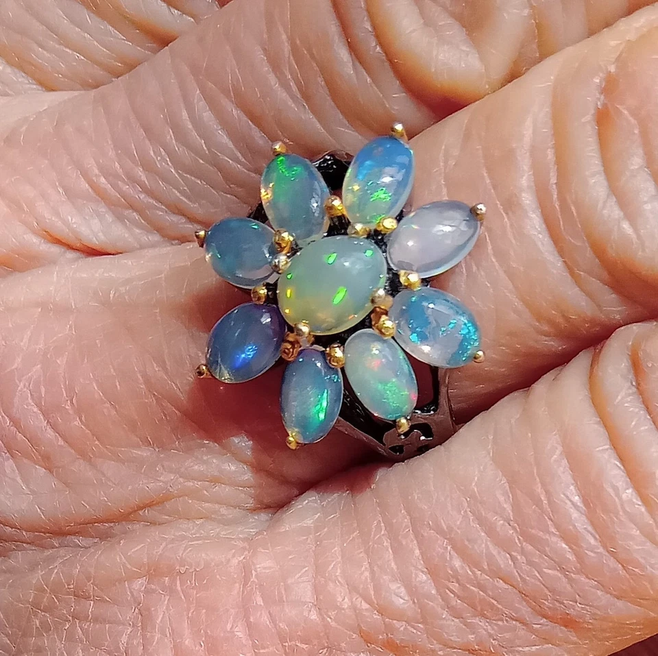 ANELLO IN ARGENTO STERLING 925 BRUNITO CON OPALI NATURALI DI WELO - Immagine 2 di 4