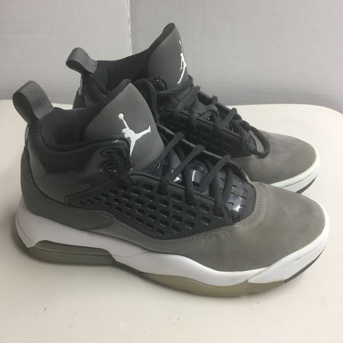 Jordan Maxin 200 Cool Grey CD6123 002 Youth Size 6Y