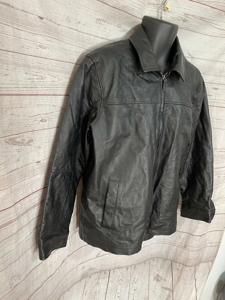 Jaqueta de couro genuíno masculina Covington com zíper frontal preta tamanho M média - Imagem 3 de 4