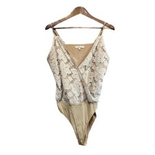 WAYF Lace Surplice Bodysuit Womens Large Beige Excellent Eyelash Trim Floral