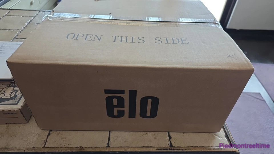 Elo Touch E520444 1523L 15-inch LCD Touchscreen Monitor - 720p - 700:1 - 225 - Image 2 of 4