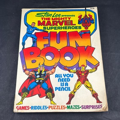 1976 STAN LEE PRESENTS THE MIGHTY MARVEL COMICS SUPERHEROES FUN BOOK VTG - USED