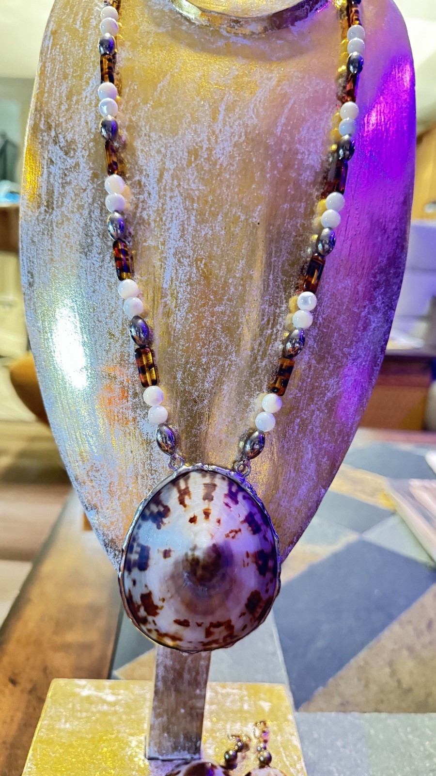 Vintage Artisan Natural Shell Statement Necklace … - image 1